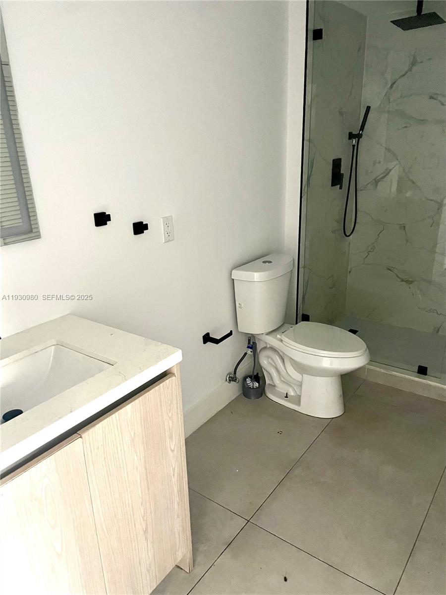 LAWRENCE ESTATE LAND CO - Residential Lease