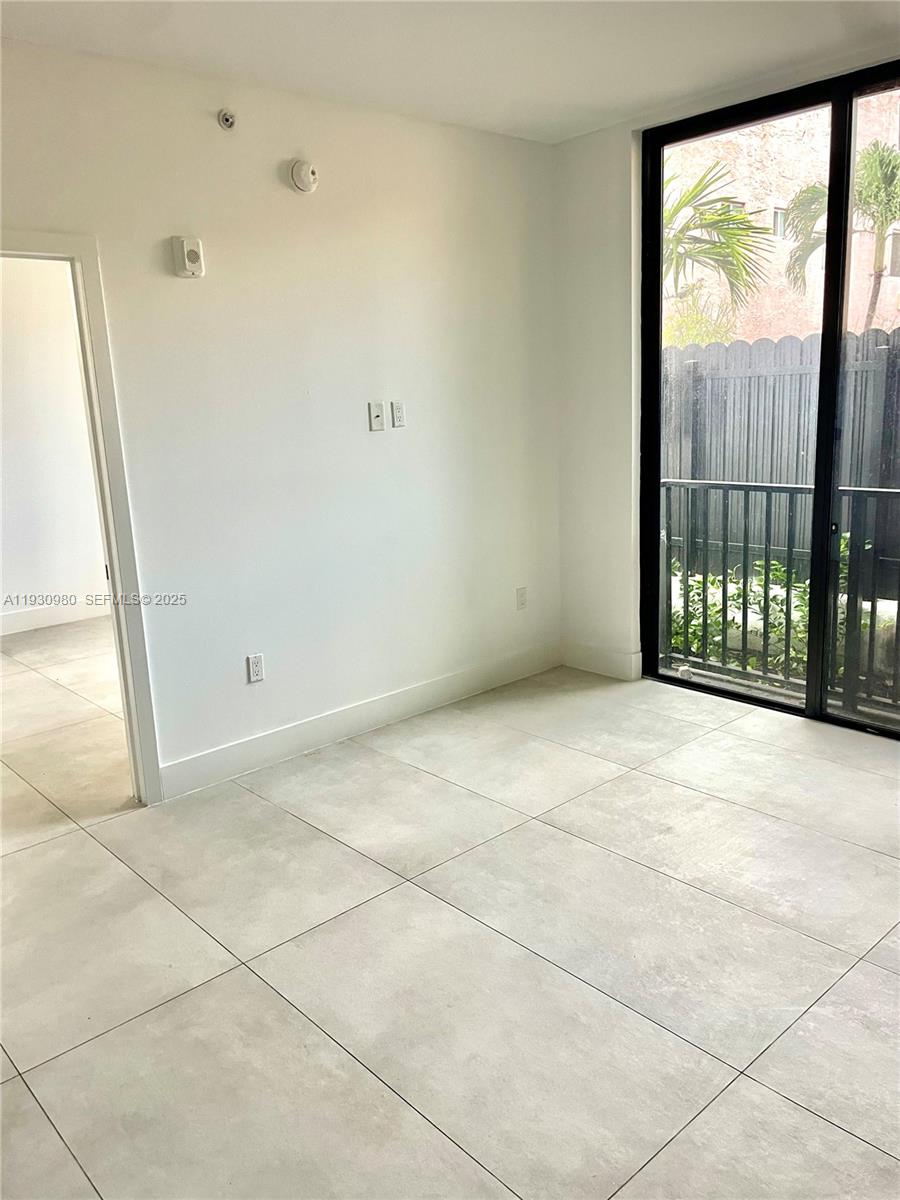 LAWRENCE ESTATE LAND CO - Residential Lease