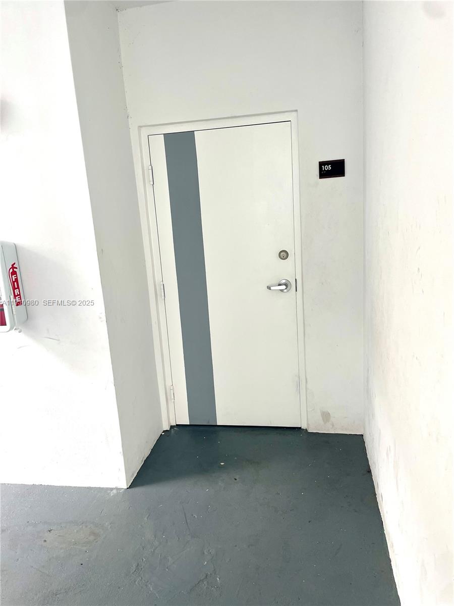 LAWRENCE ESTATE LAND CO - Residential Lease