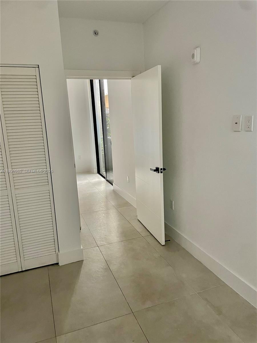 LAWRENCE ESTATE LAND CO - Residential Lease