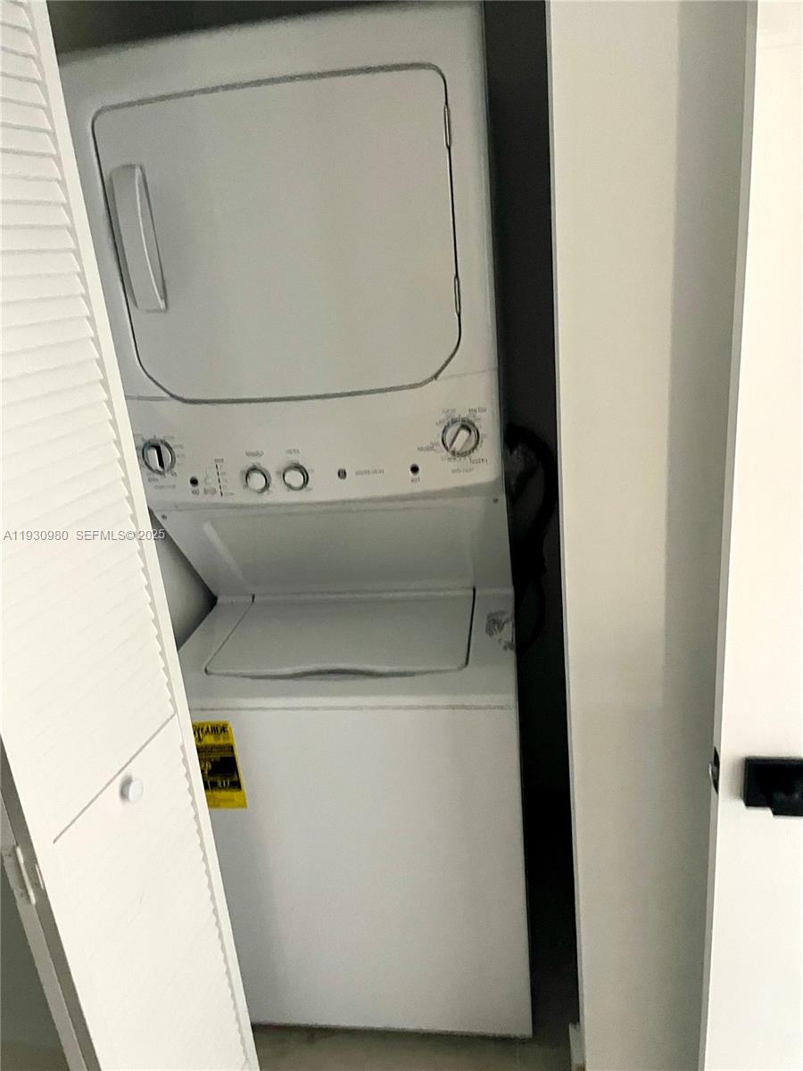 LAWRENCE ESTATE LAND CO - Residential Lease