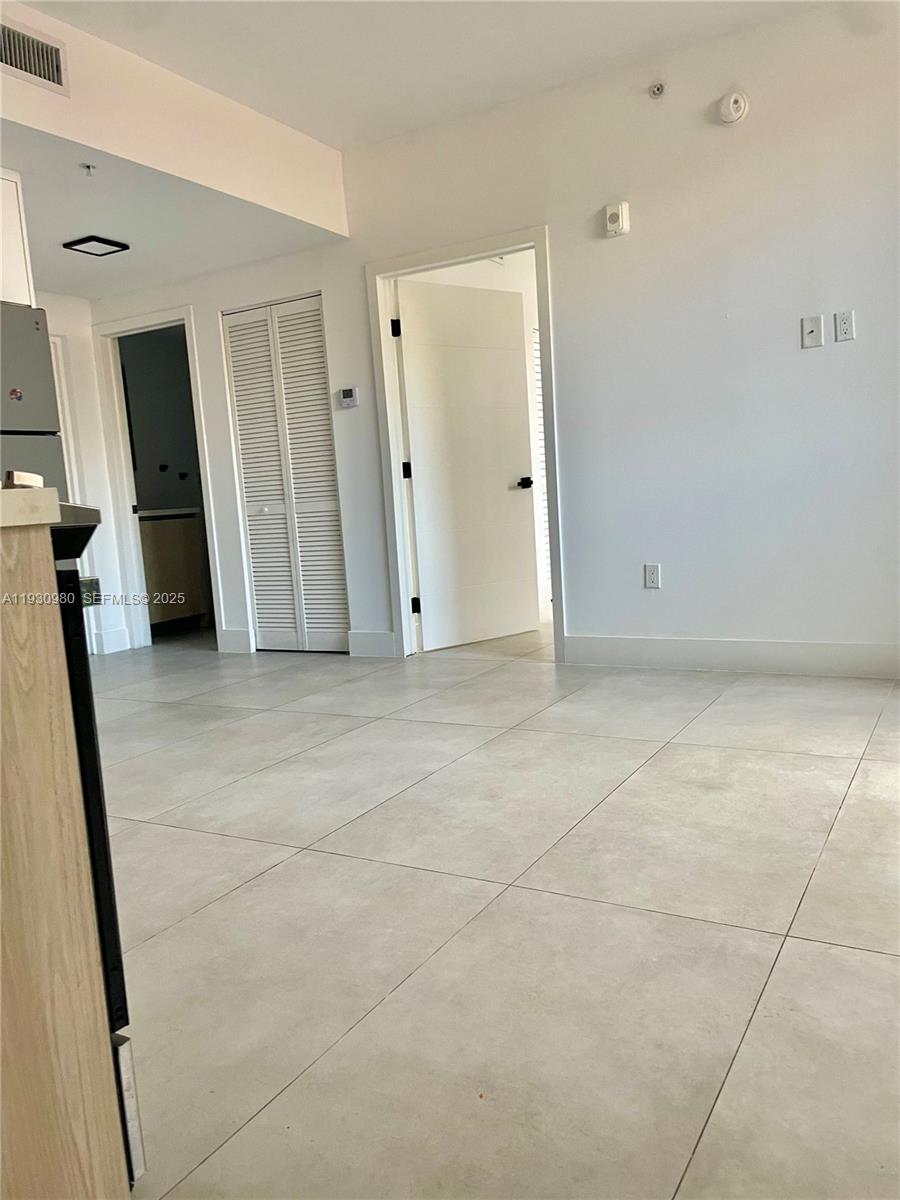 LAWRENCE ESTATE LAND CO - Residential Lease