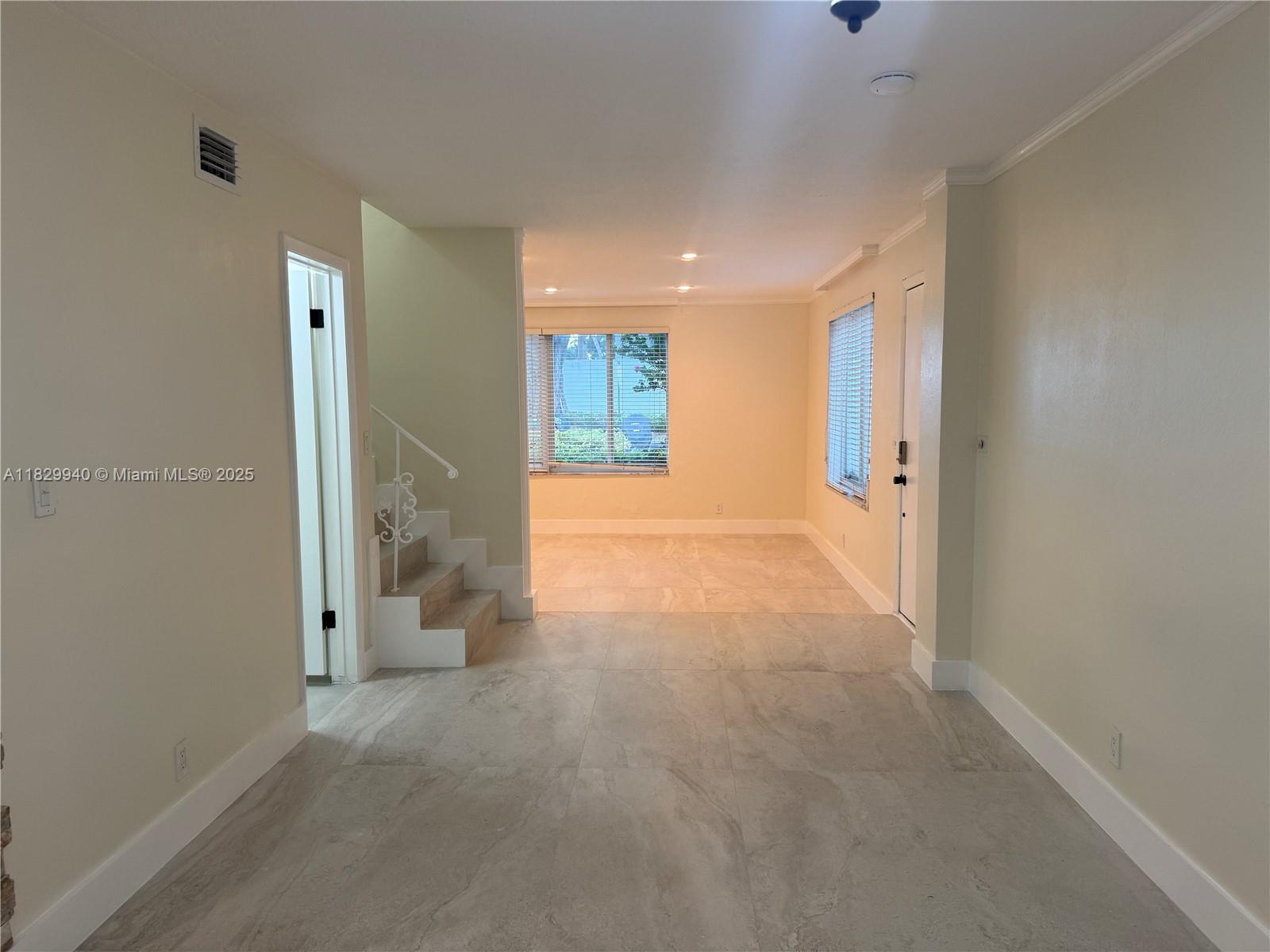 7516 E Treasure Dr 1