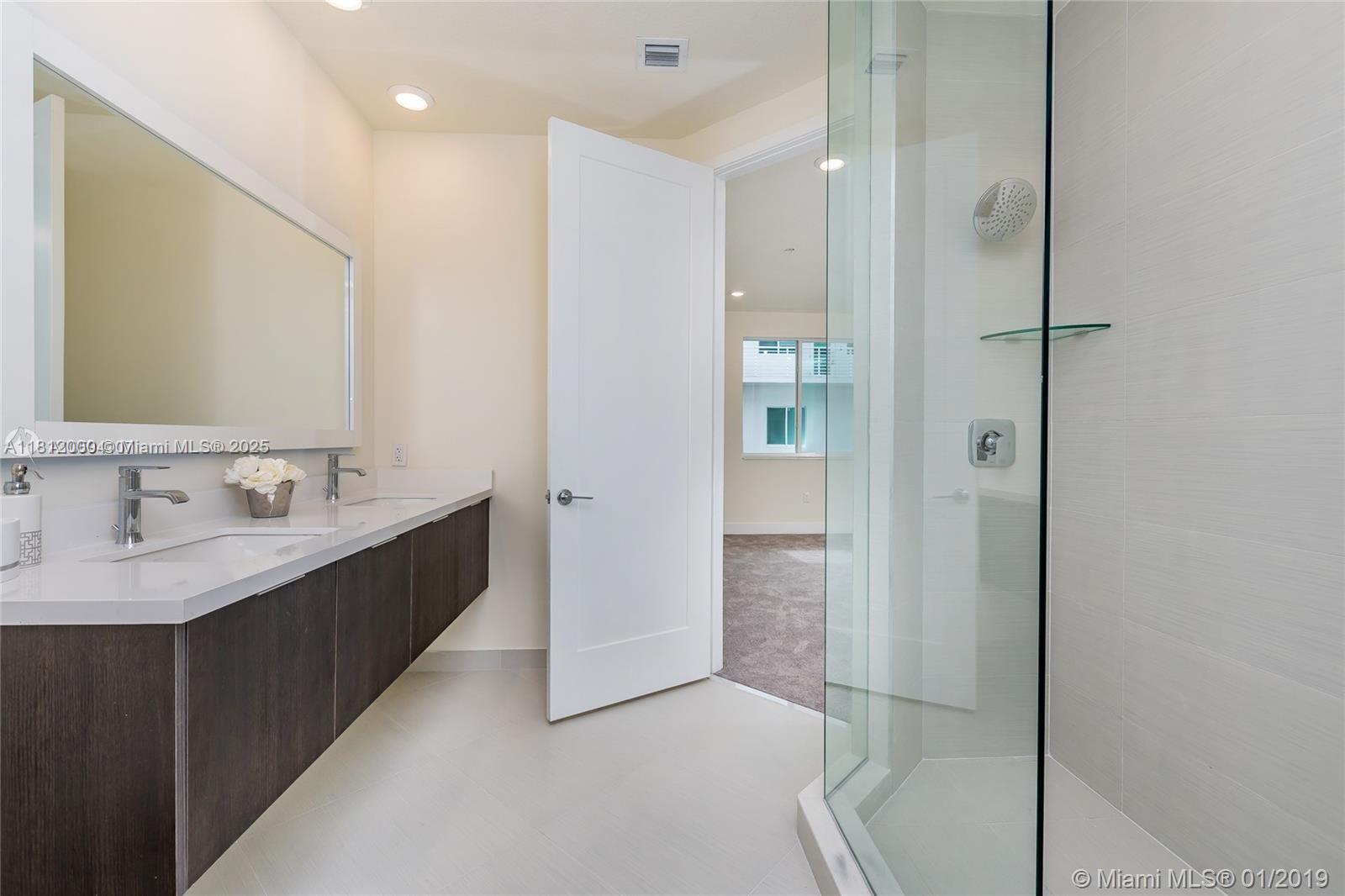 LANDMARK AT DORAL CONDO N - Residential