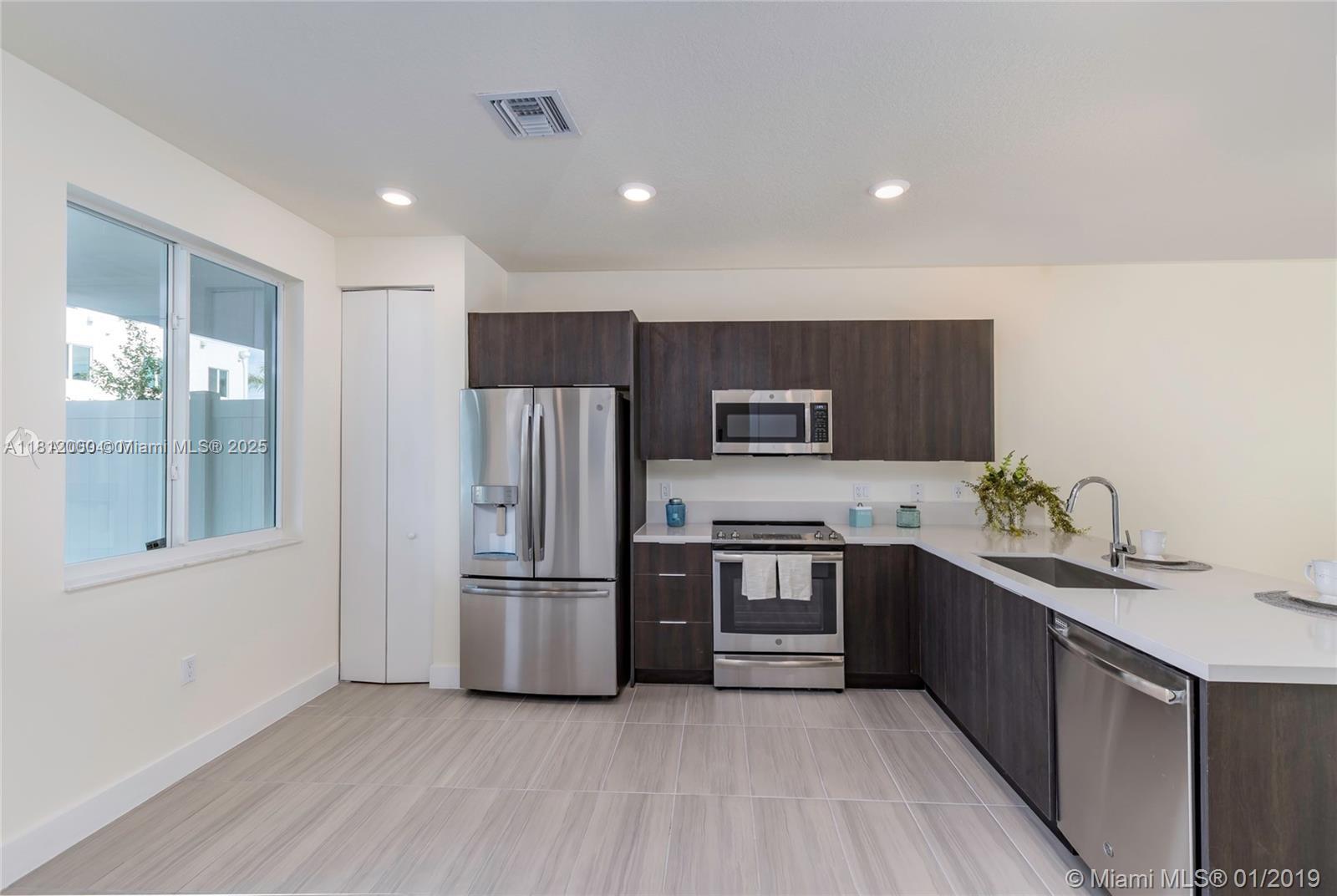 10226 NW 64th Ter 104