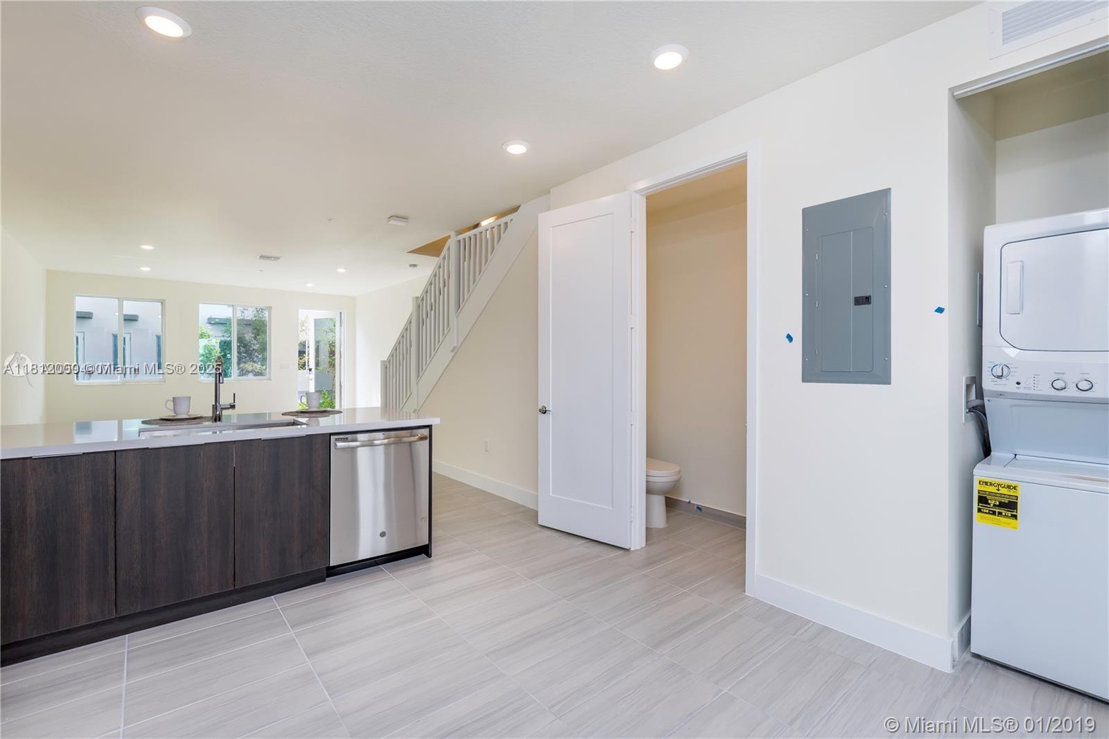 10226 NW 64th Ter 104