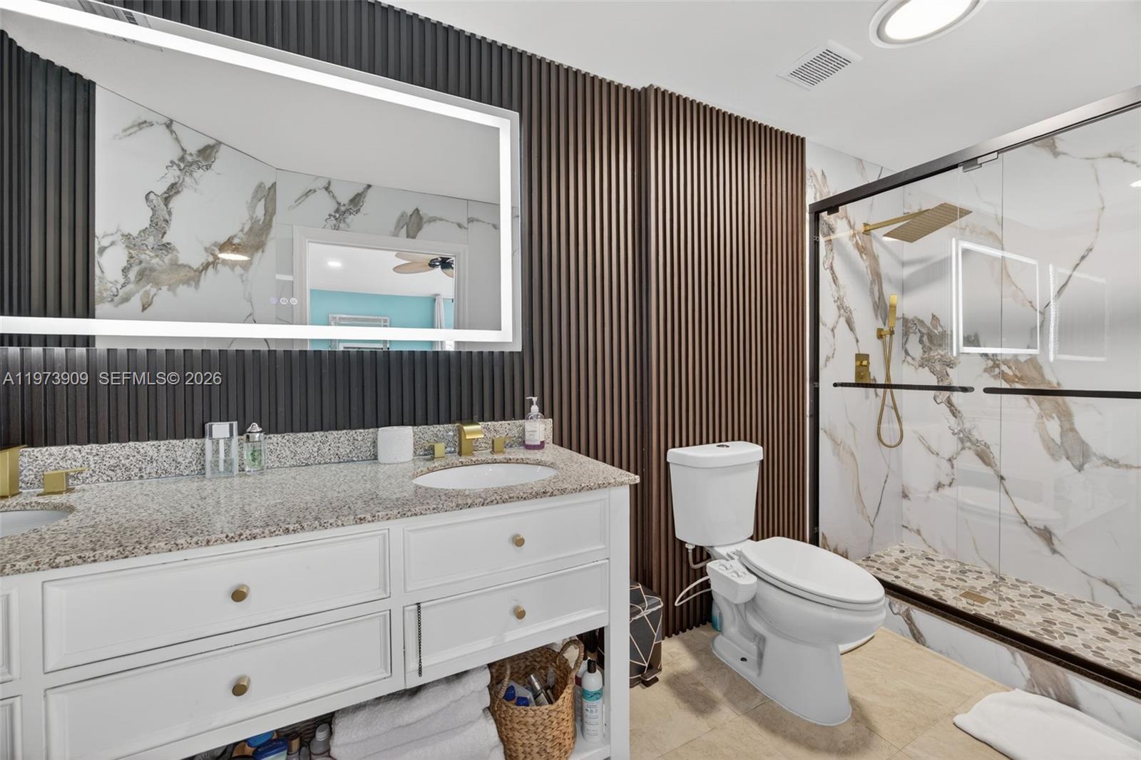 COUNTRY WALK WEST SEC 1 - Residential Lease