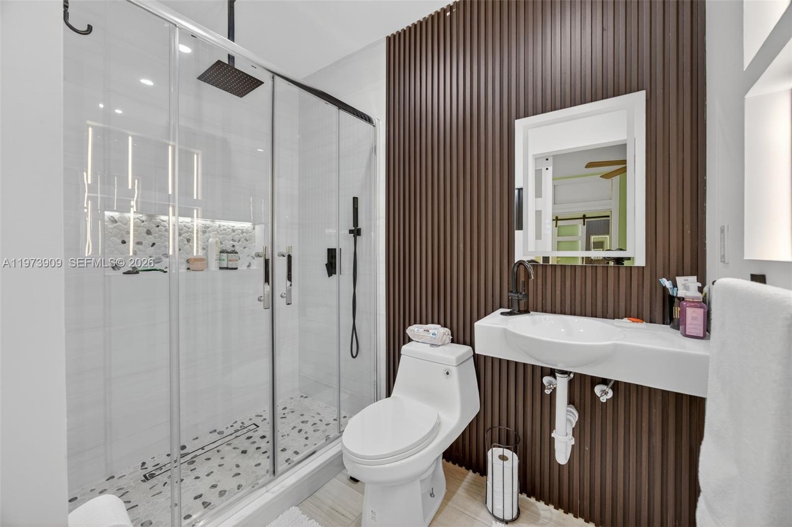 COUNTRY WALK WEST SEC 1 - Residential Lease