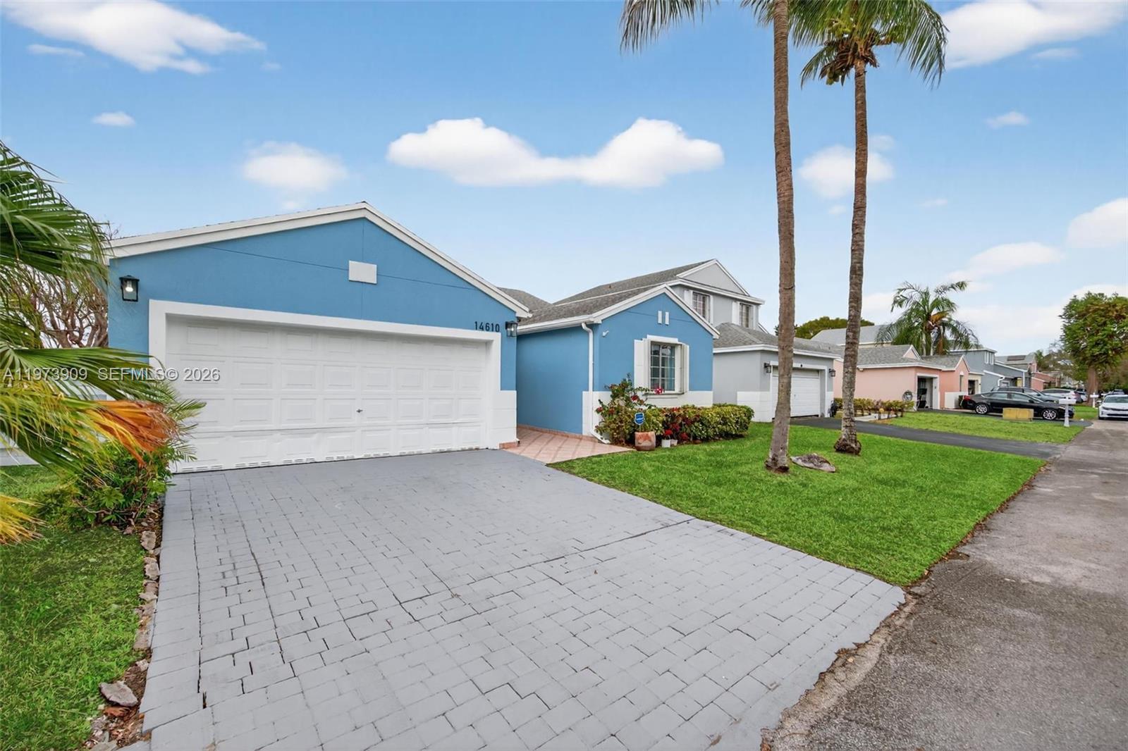 COUNTRY WALK WEST SEC 1 - Residential Lease