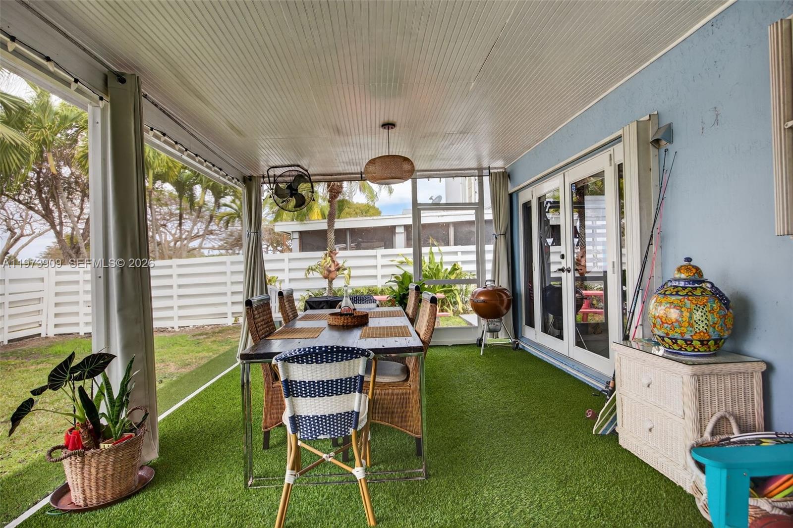 COUNTRY WALK WEST SEC 1 - Residential Lease