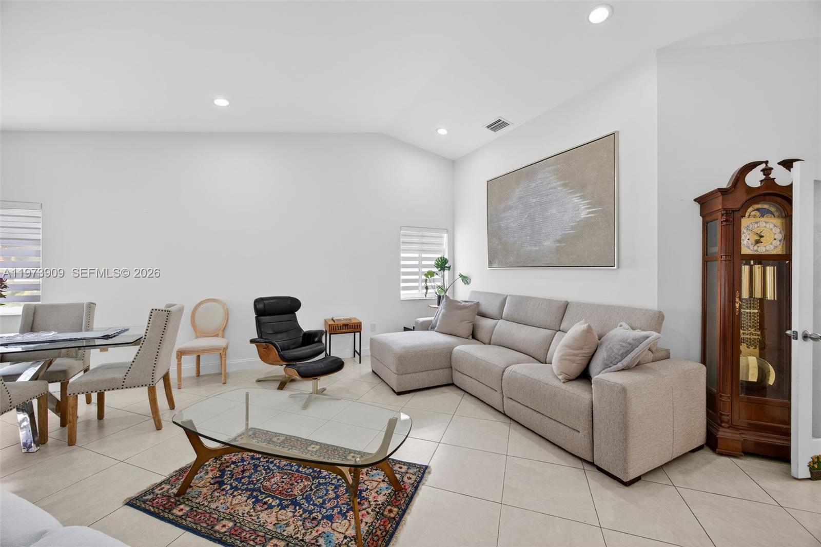 COUNTRY WALK WEST SEC 1 - Residential Lease