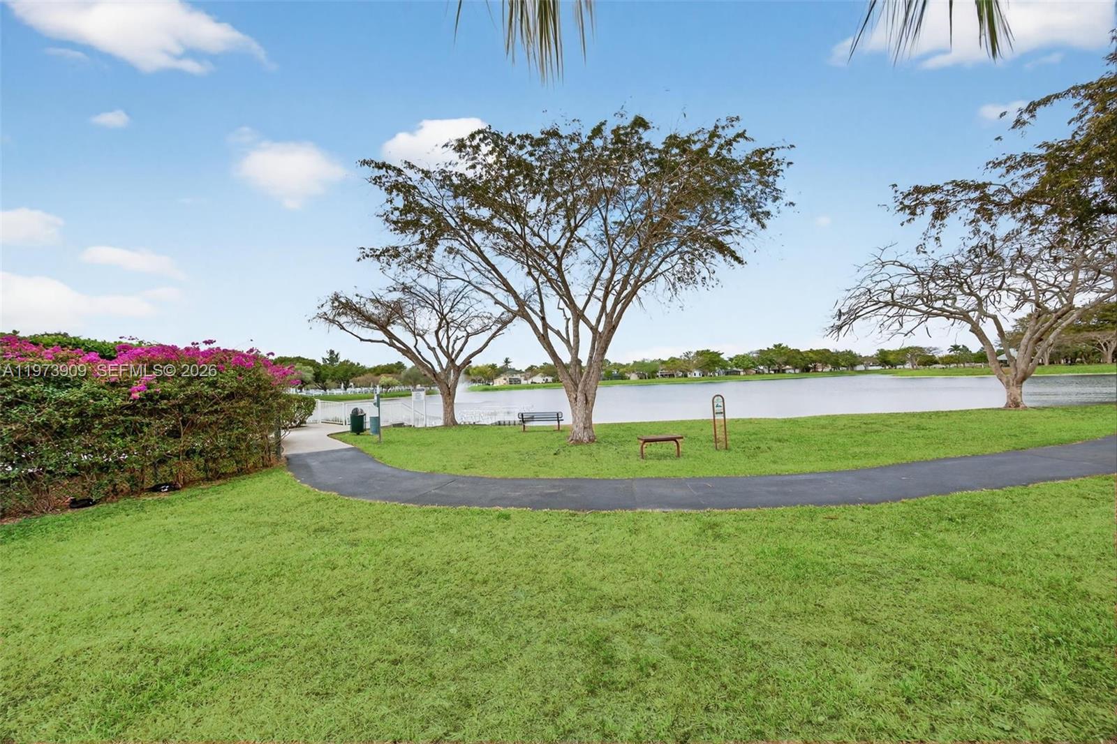 COUNTRY WALK WEST SEC 1 - Residential Lease