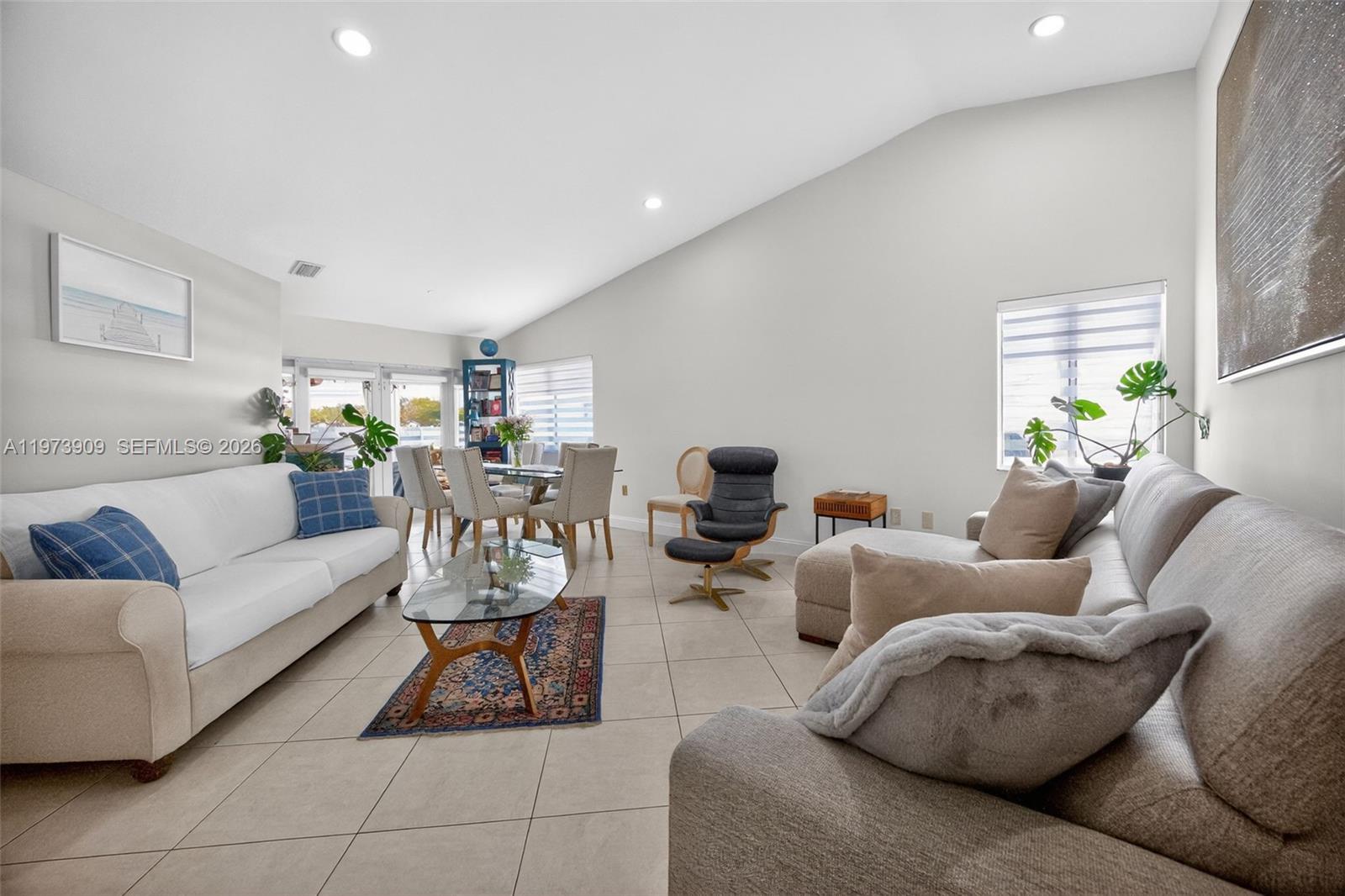 COUNTRY WALK WEST SEC 1 - Residential Lease