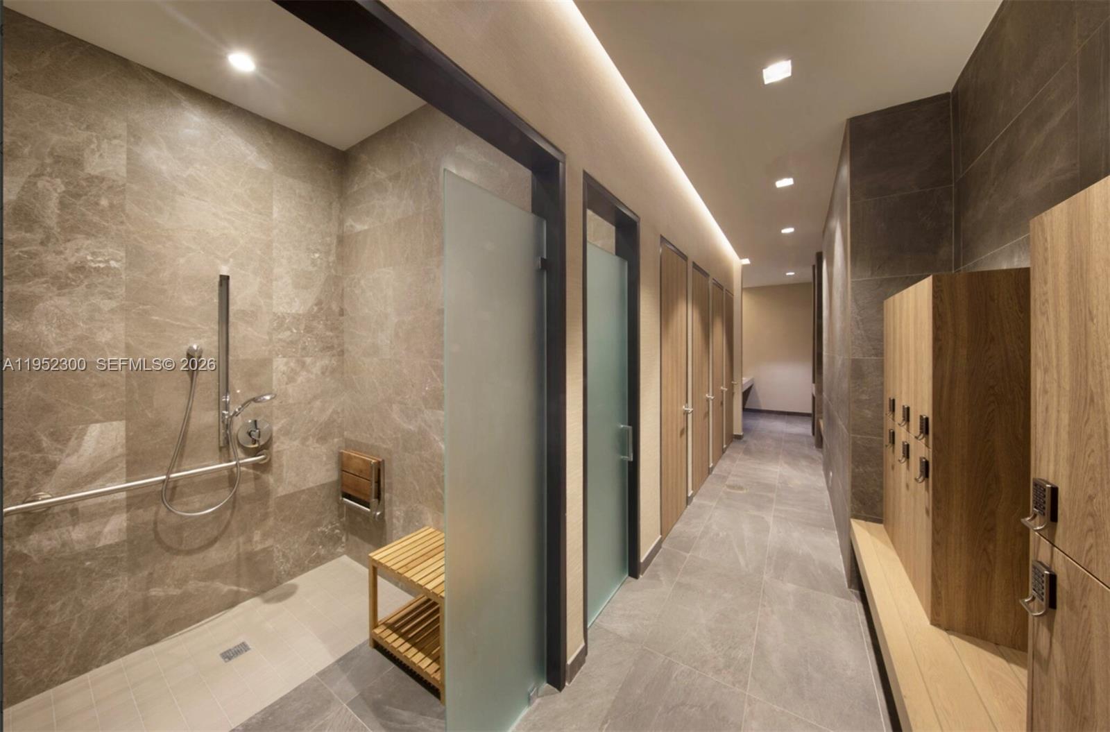 THE HARBOUR SOUTH CONDO - Residential