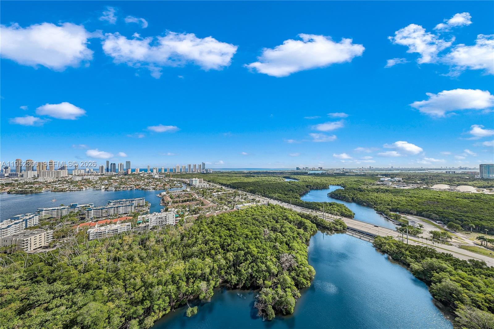 THE HARBOUR SOUTH CONDO - Residential