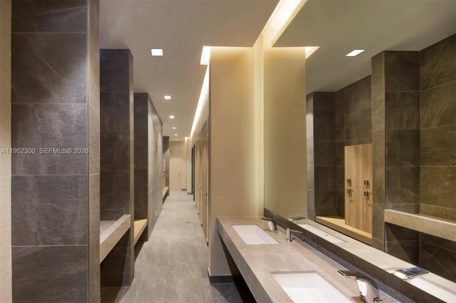 THE HARBOUR SOUTH CONDO - Residential