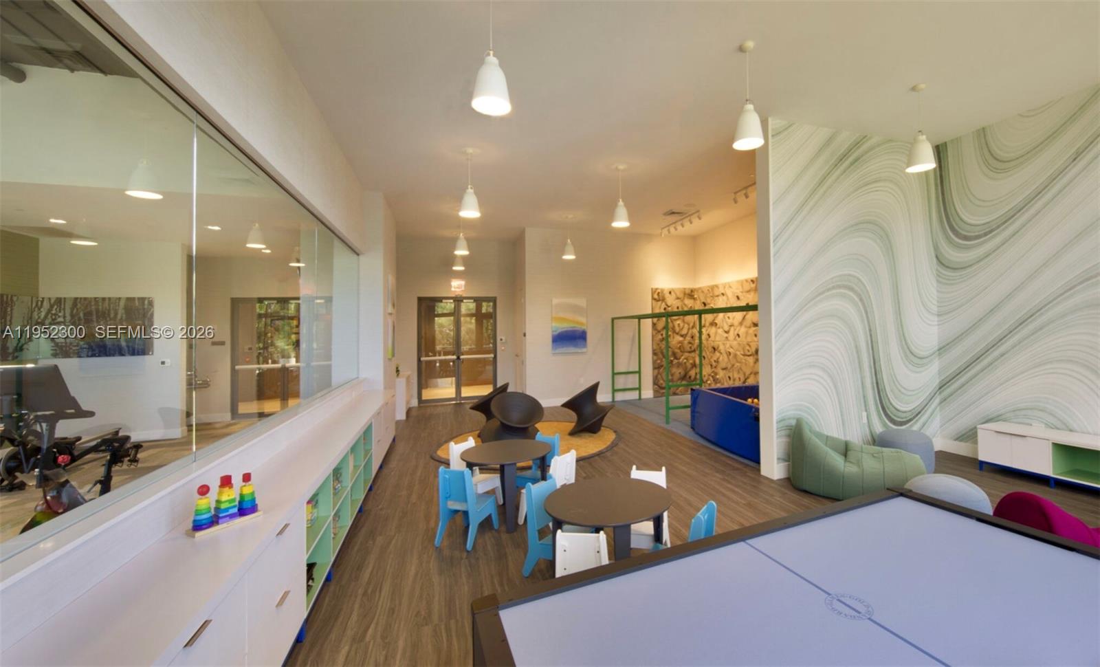 THE HARBOUR SOUTH CONDO - Residential