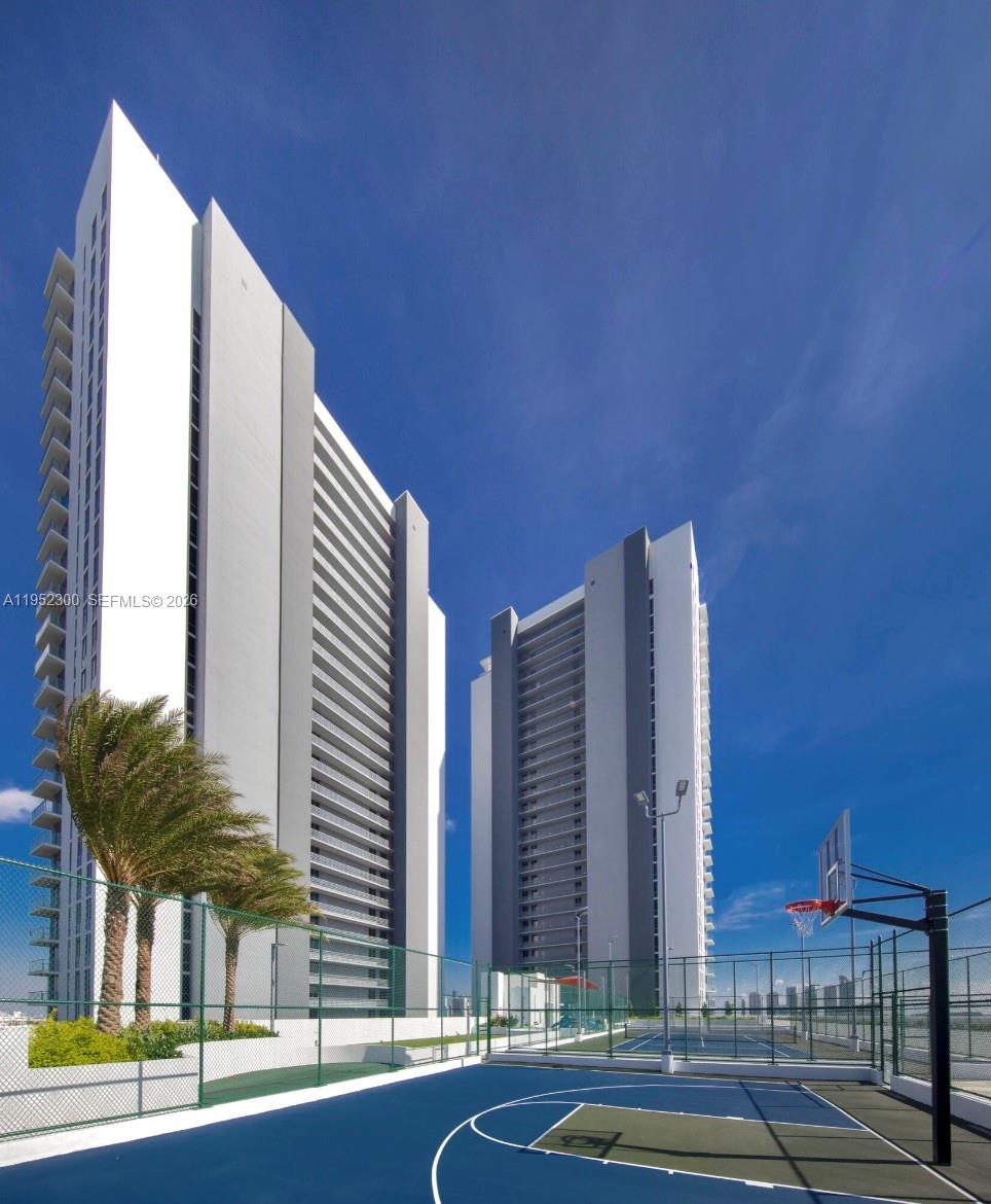 THE HARBOUR SOUTH CONDO - Residential