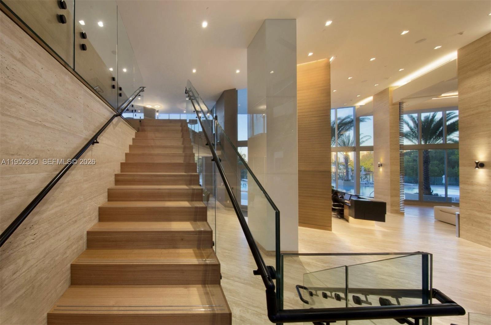 THE HARBOUR SOUTH CONDO - Residential