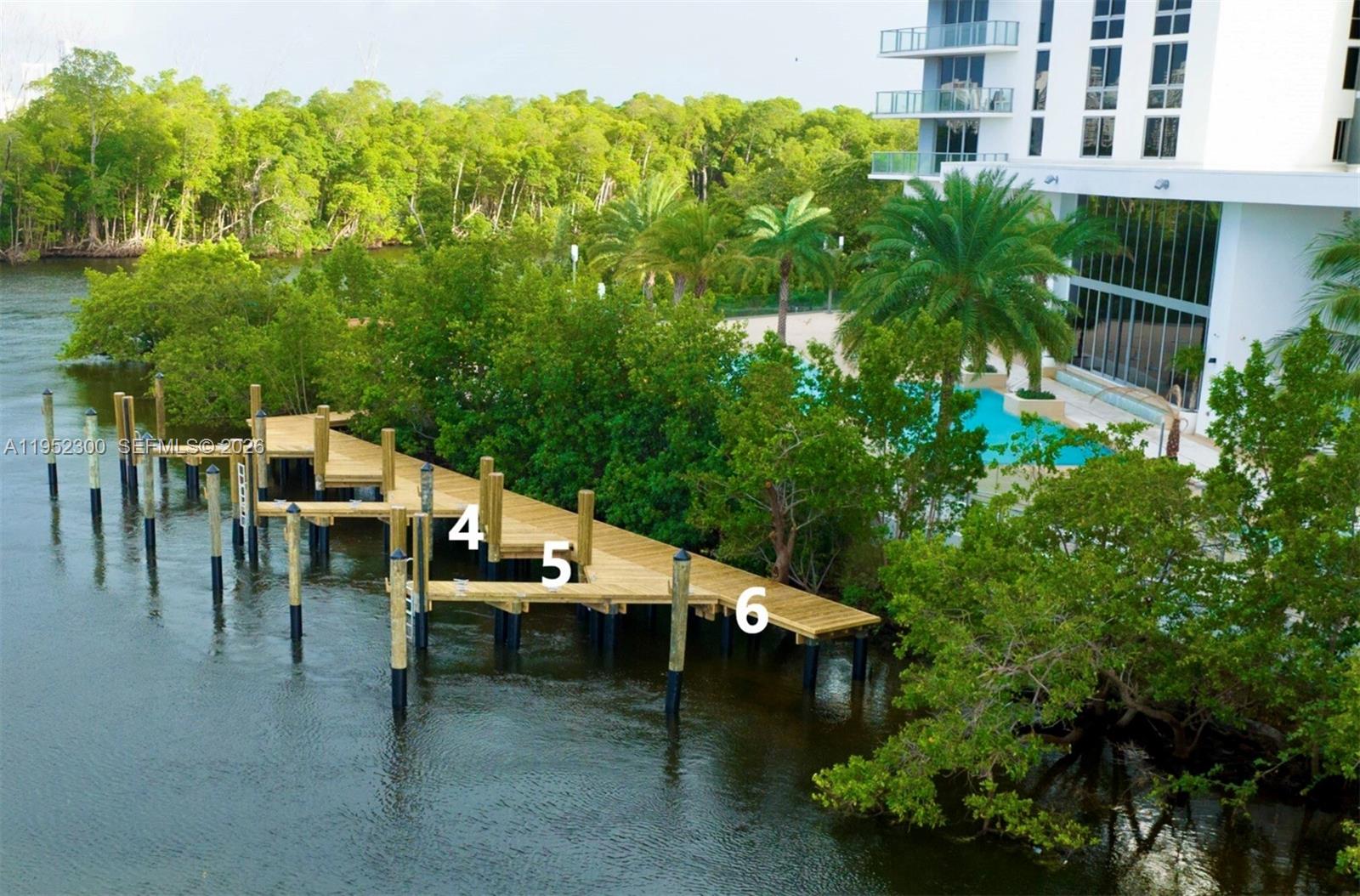 THE HARBOUR SOUTH CONDO - Residential