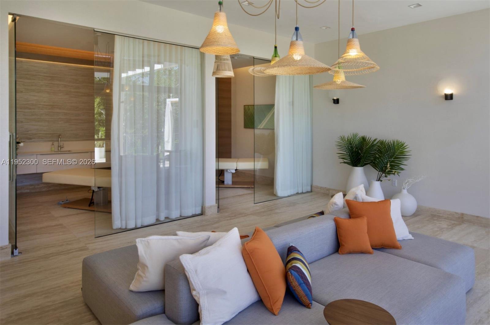 THE HARBOUR SOUTH CONDO - Residential