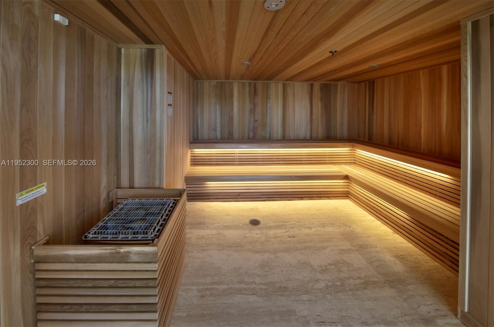 THE HARBOUR SOUTH CONDO - Residential