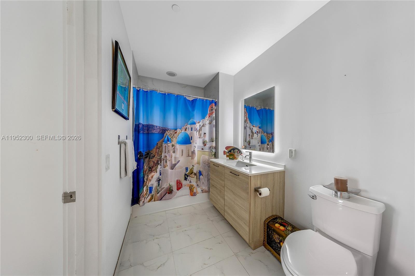 THE HARBOUR SOUTH CONDO - Residential