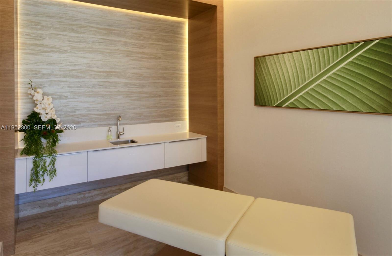 THE HARBOUR SOUTH CONDO - Residential