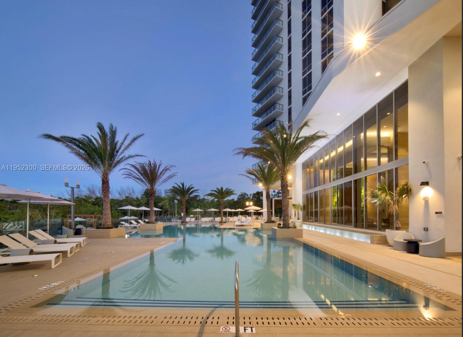 THE HARBOUR SOUTH CONDO - Residential