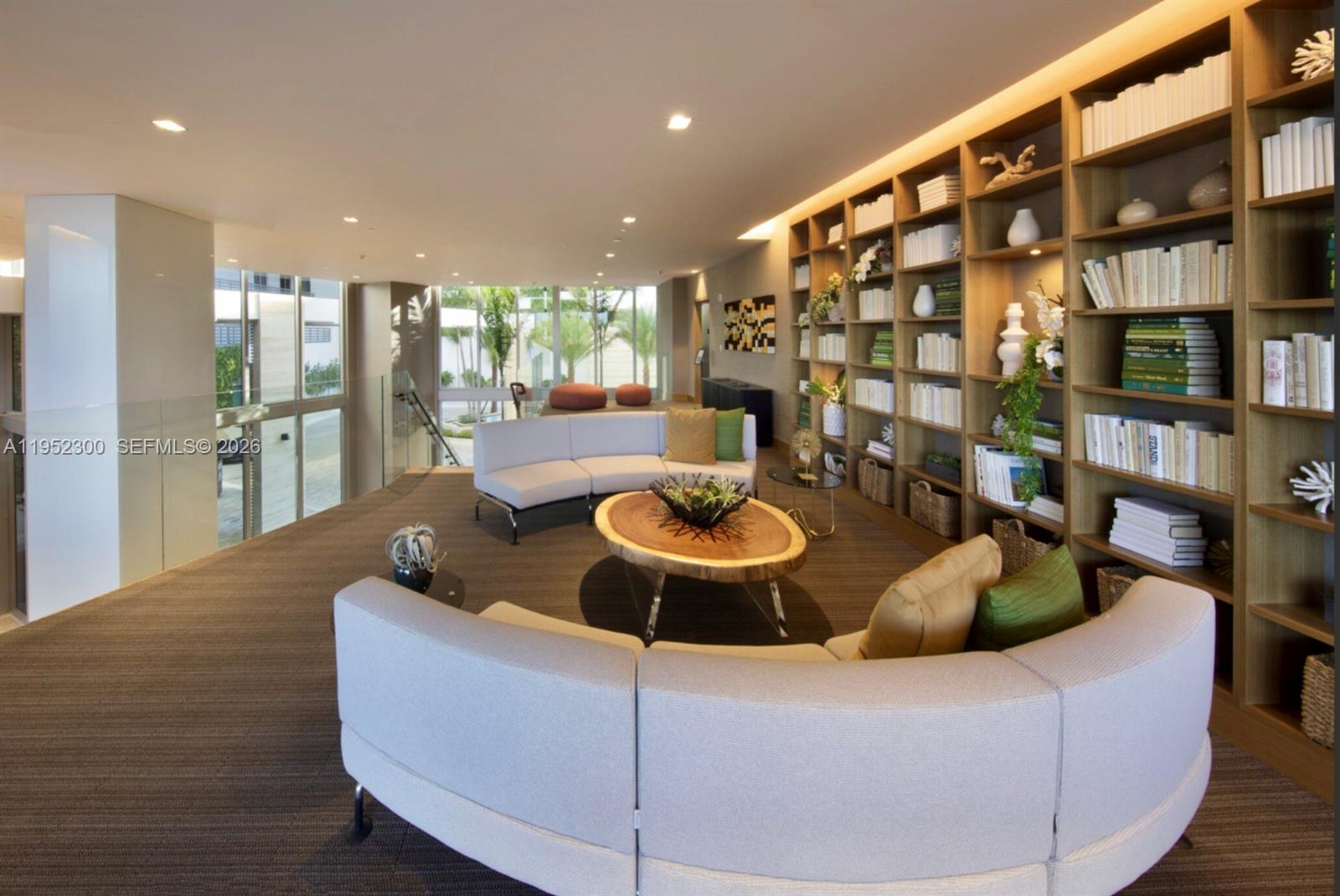 THE HARBOUR SOUTH CONDO - Residential