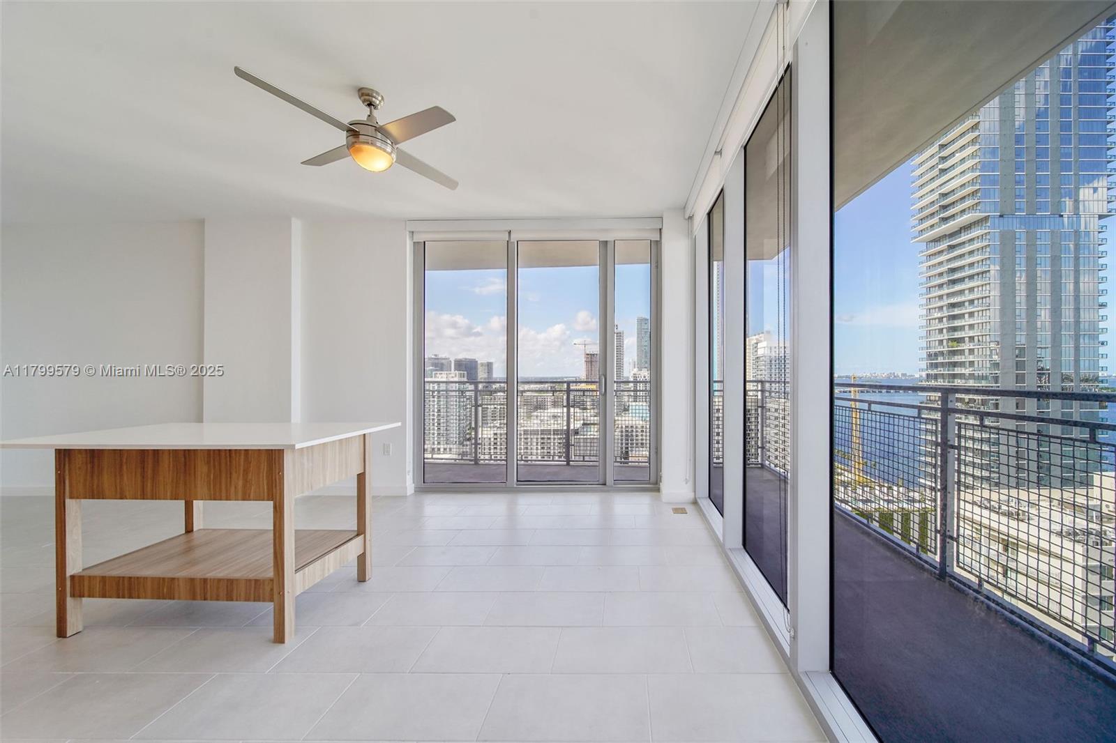2150 N Bayshore Dr 2001