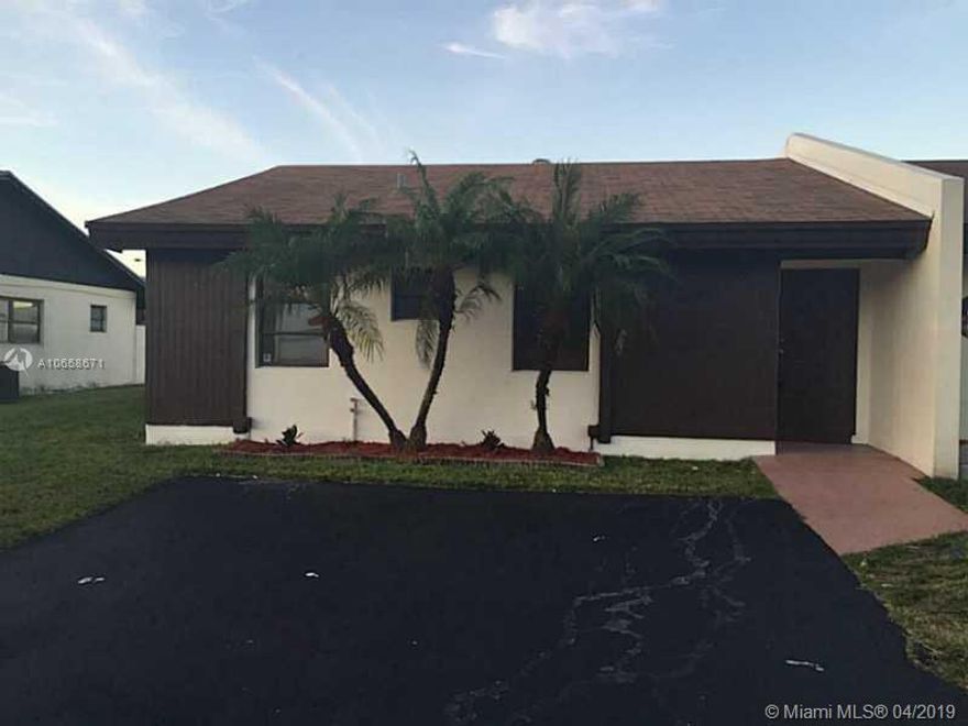 Great opportunity to own a cozy corner unit one story Townhouse in the sought-out neighborhood of bent tree, Minutes away from shopping center, Hospital and A-Rated schools. Low HOA,