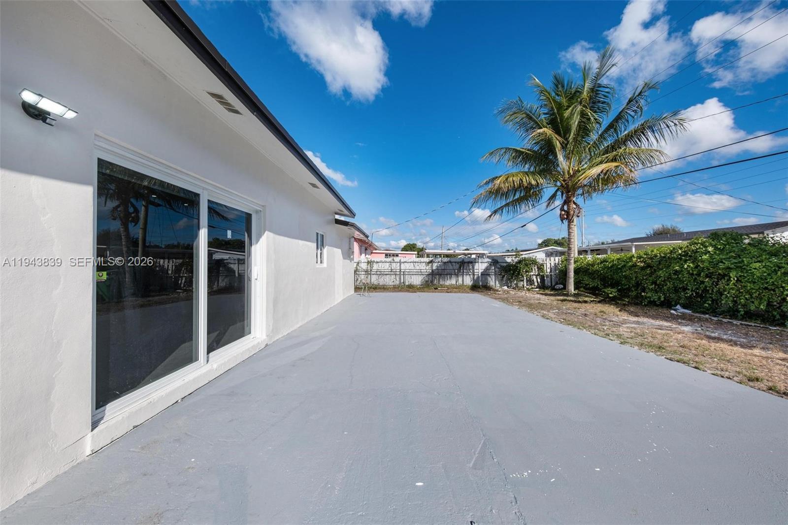 CAROL CITY CORR PL OF - Residential