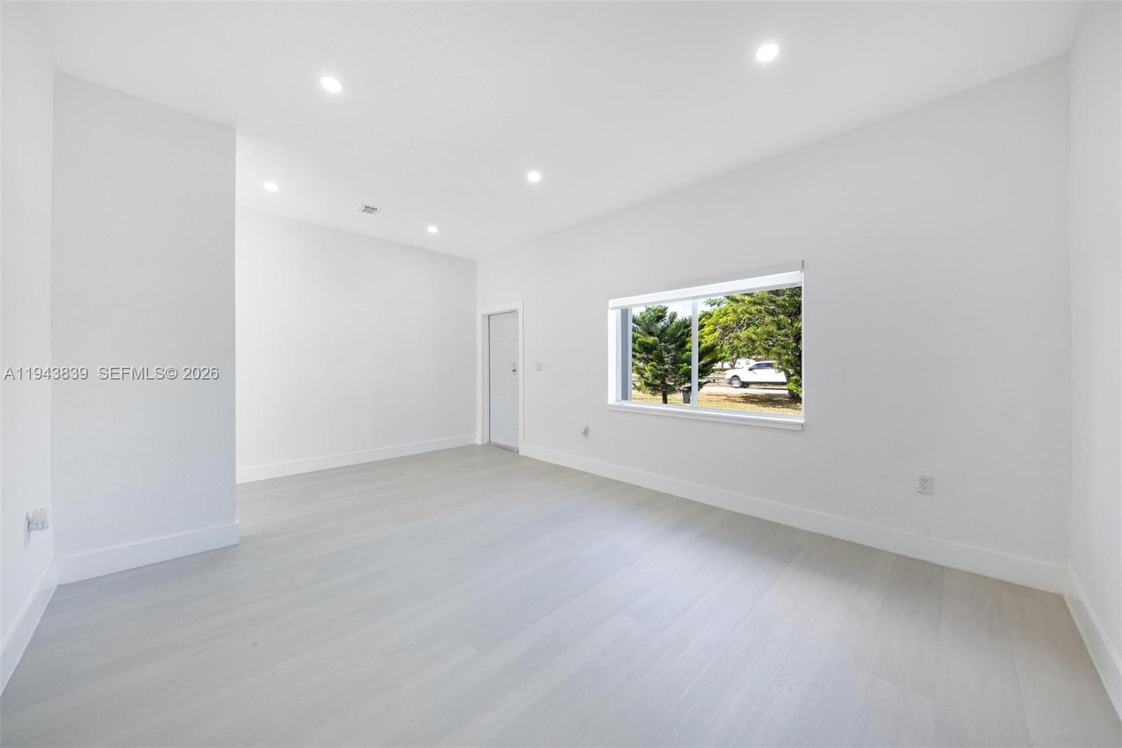 CAROL CITY CORR PL OF - Residential