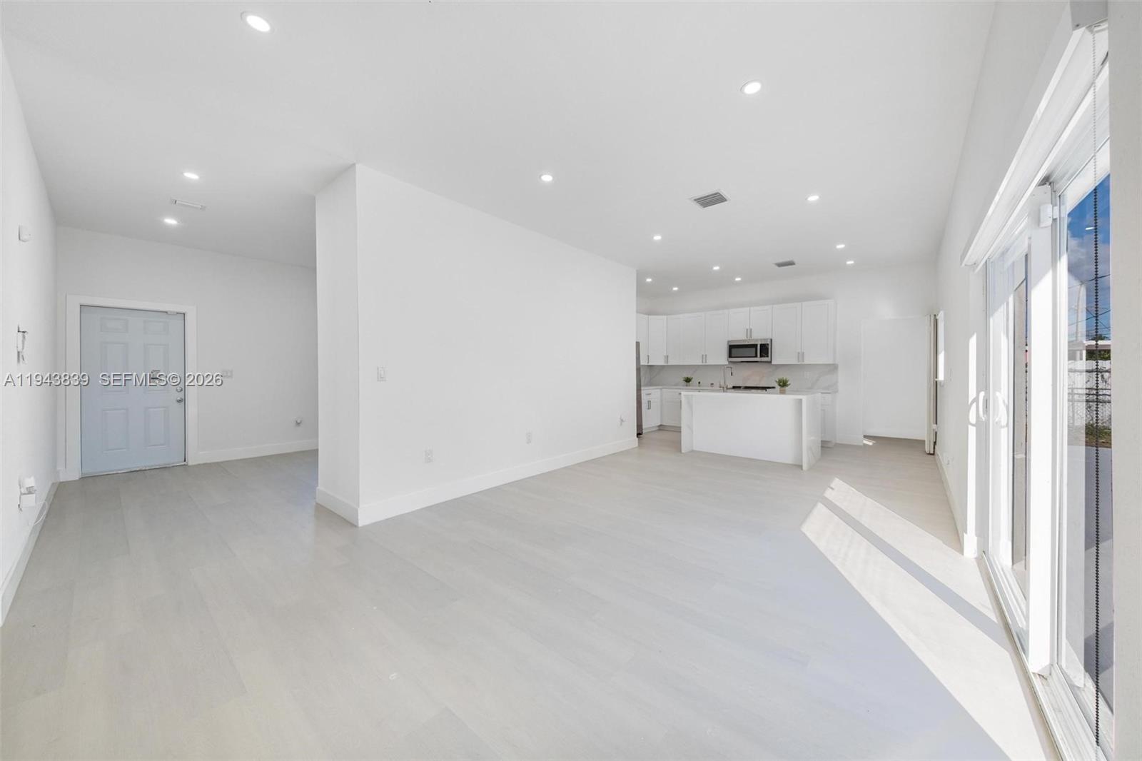 CAROL CITY CORR PL OF - Residential