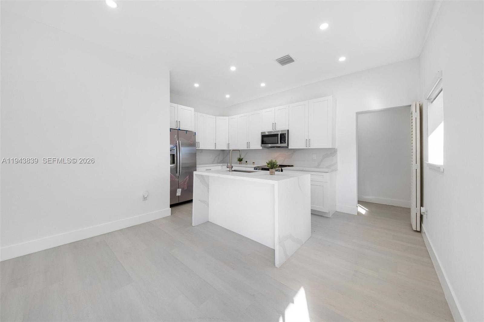 CAROL CITY CORR PL OF - Residential