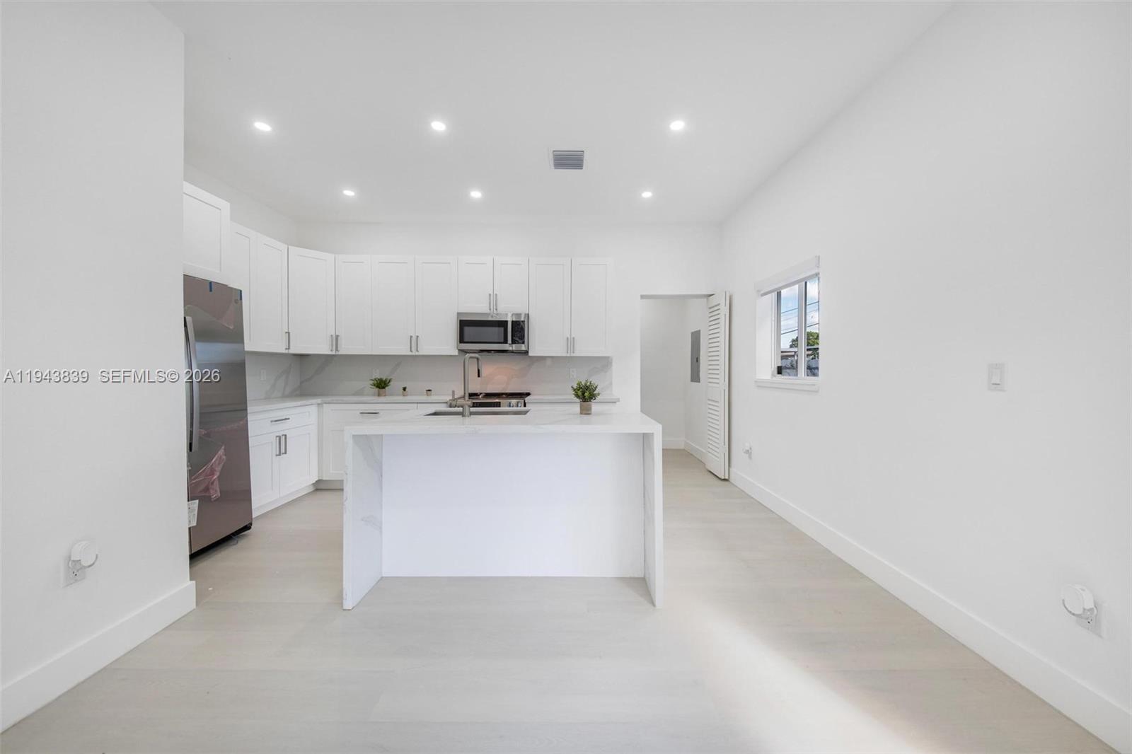 CAROL CITY CORR PL OF - Residential