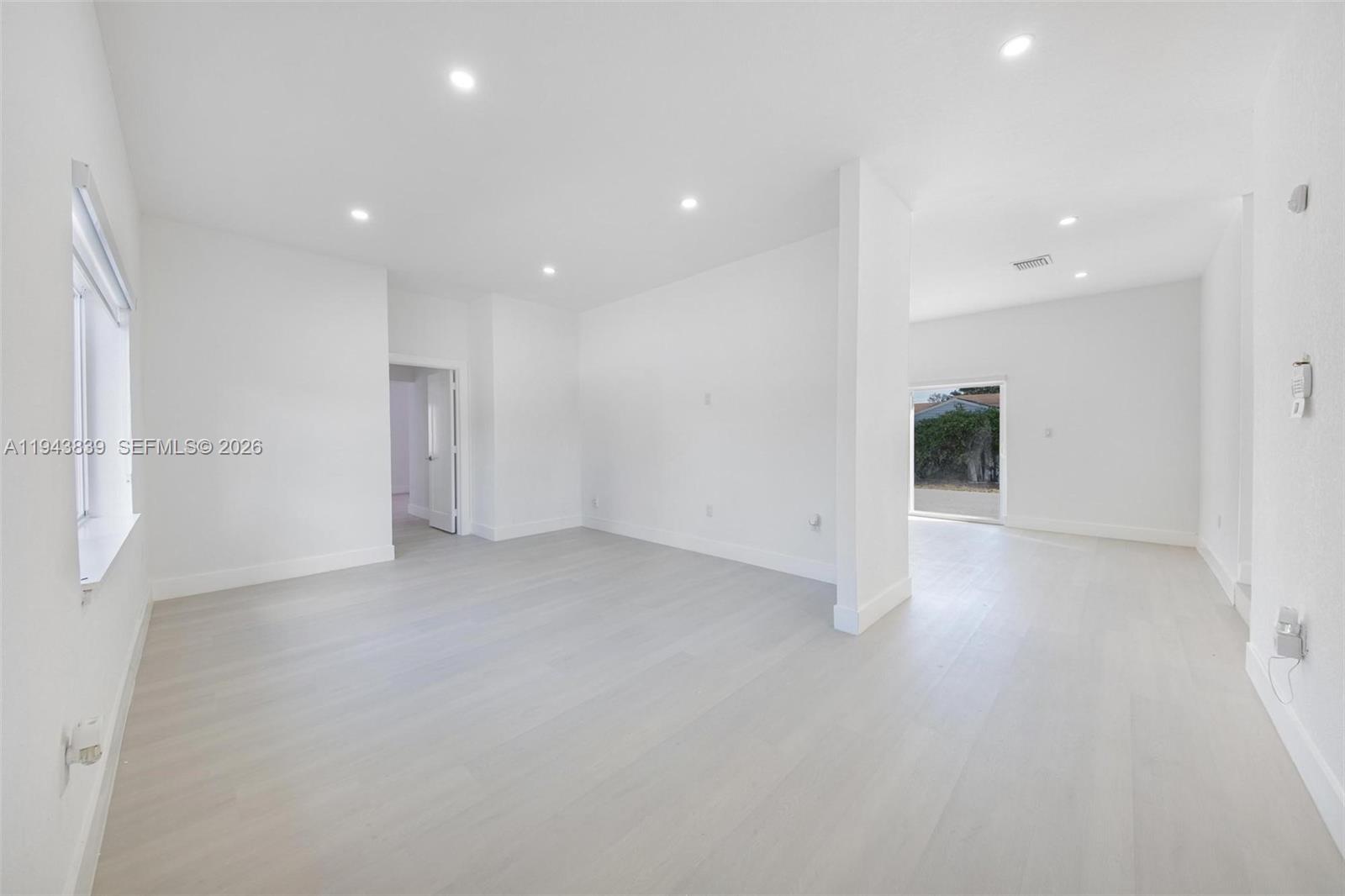 CAROL CITY CORR PL OF - Residential