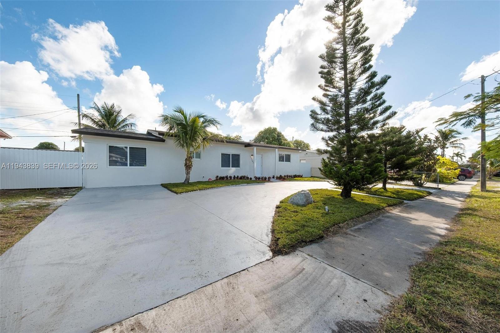 CAROL CITY CORR PL OF - Residential