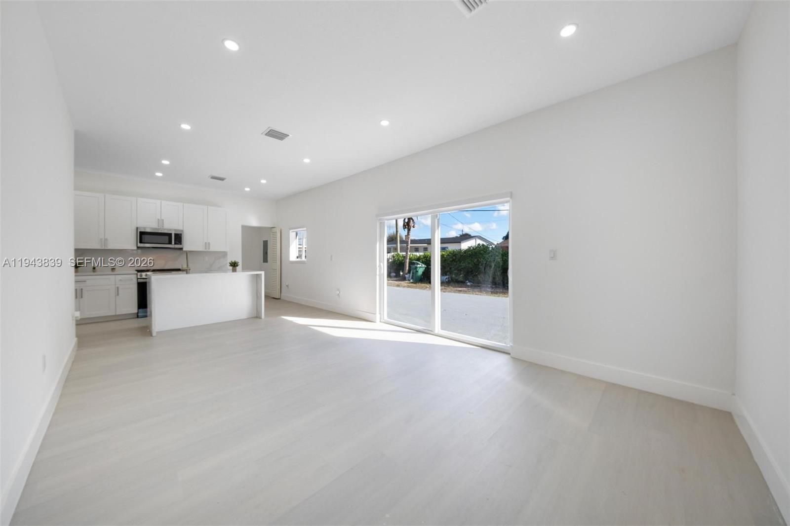 CAROL CITY CORR PL OF - Residential