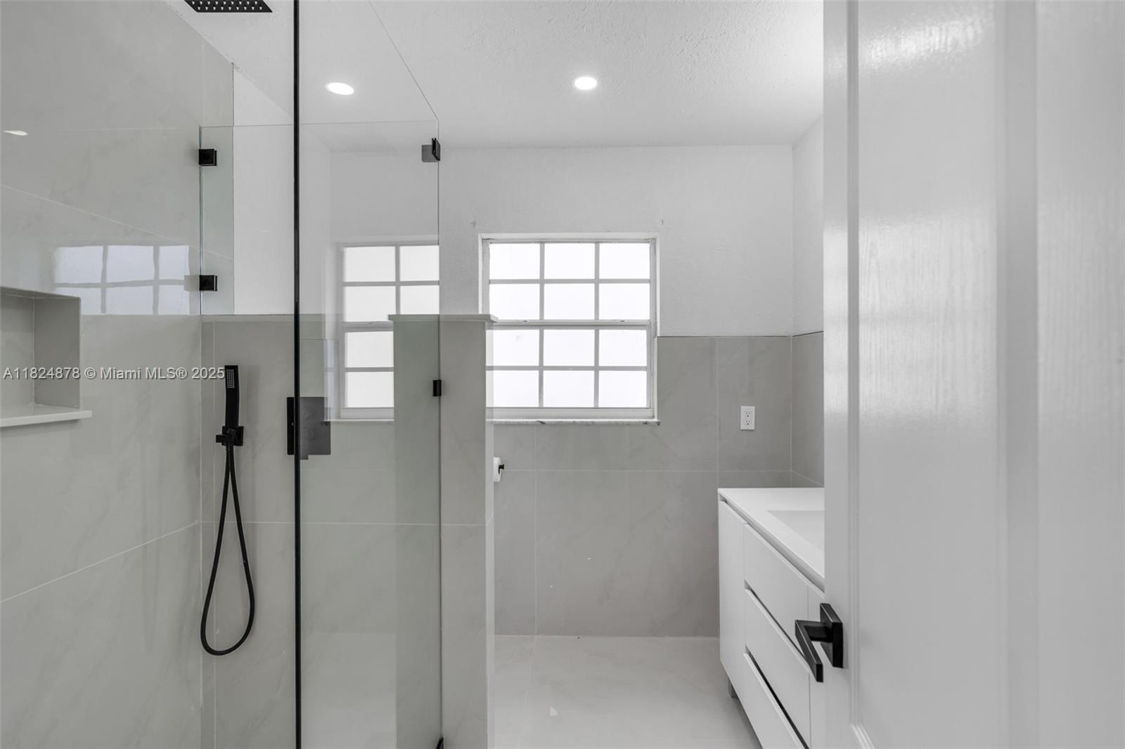 BOULEVARD WEST - Residential