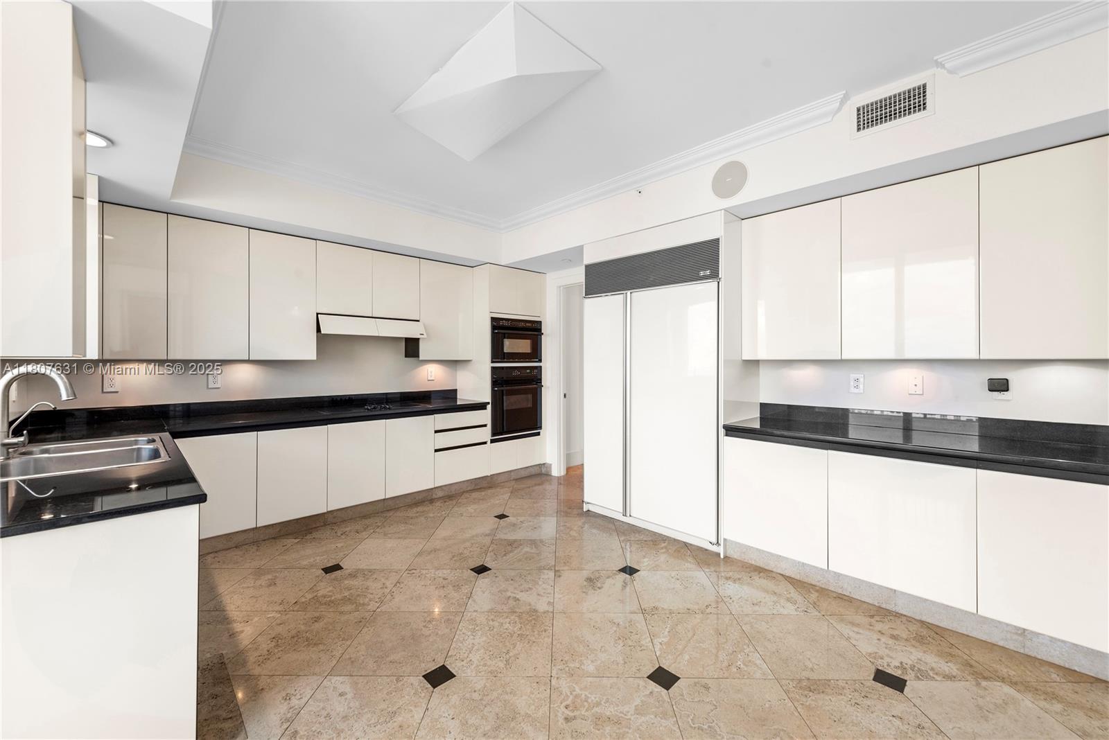 CLUB TOWER TWO CONDO - Residential