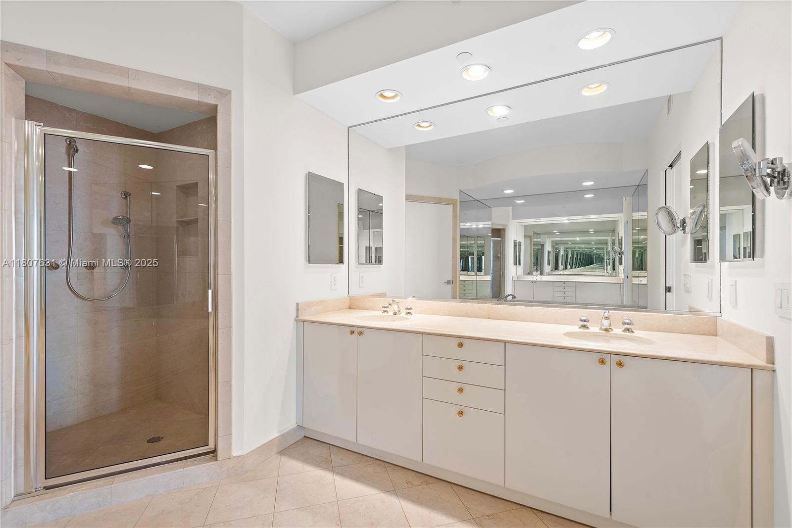 CLUB TOWER TWO CONDO - Residential