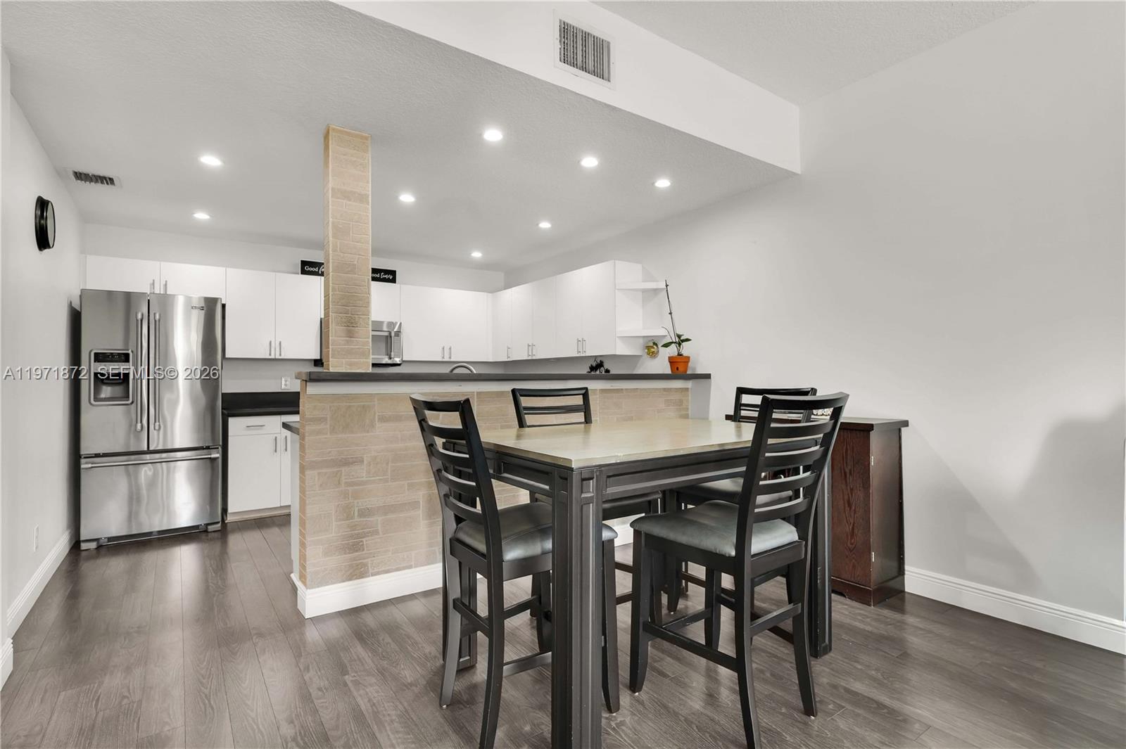 TANGLEWOOD TOWNHOMES SECT - Residential