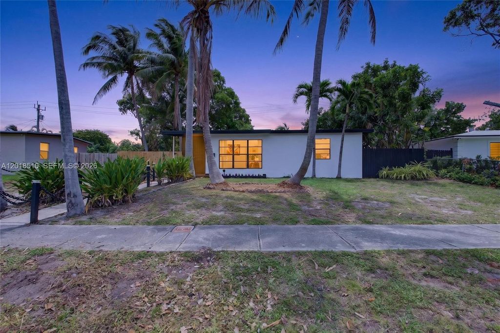 Photo of 4130 NE 17th Ave, Pompano Beach, FL 33064 (MLS # A12018510)
