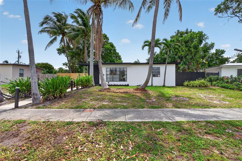 Photo of 4130 NE 17th Ave, Pompano Beach, FL 33064 (MLS # A12018510)