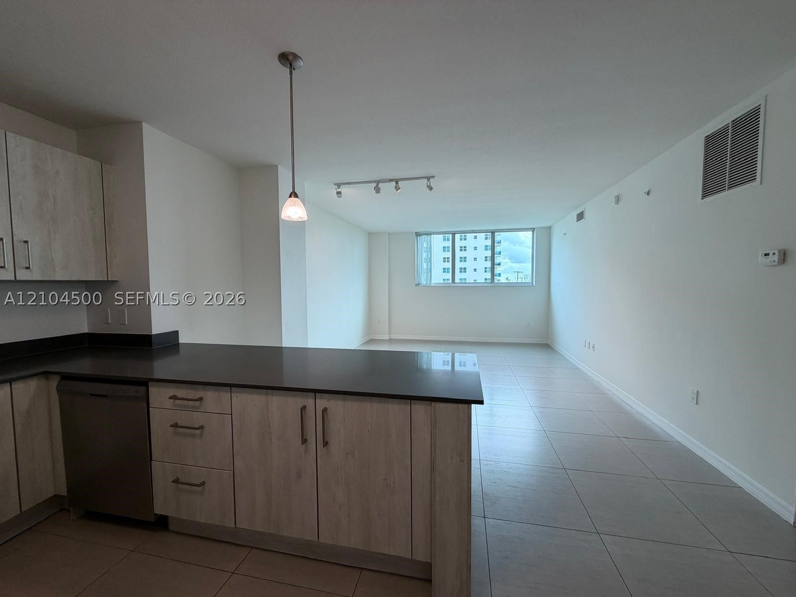7525 E Treasure Dr 309