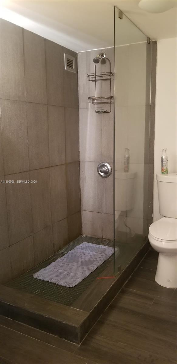 PLAZA OF AMERICAS CONDO P - Residential Lease