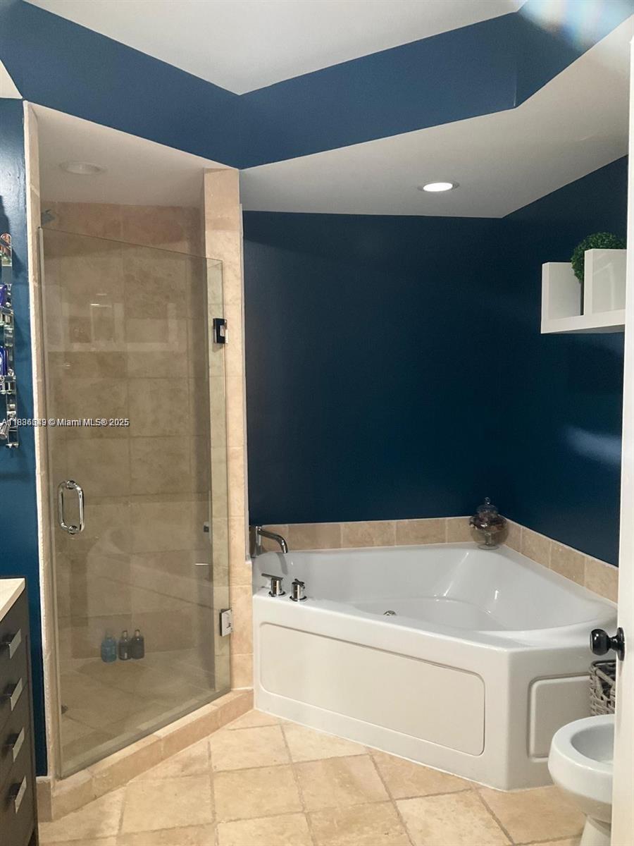 TRUMP ROYALE CONDO - Residential Lease