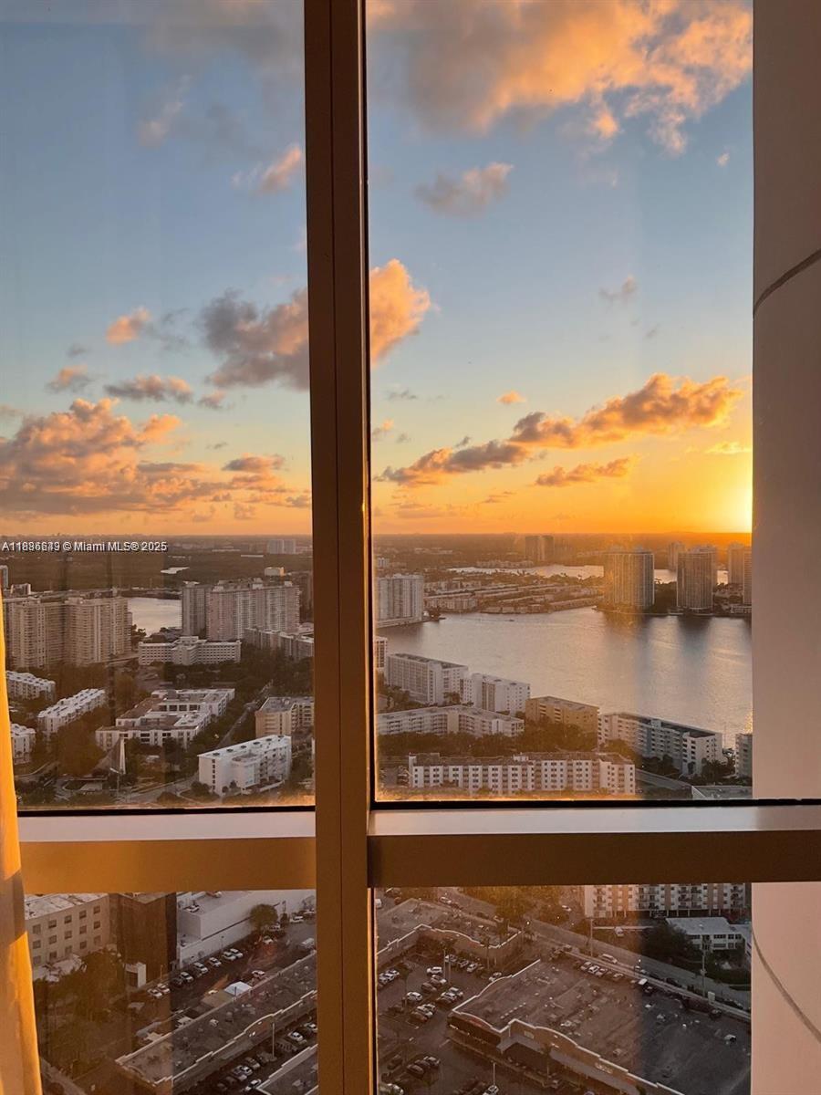 TRUMP ROYALE CONDO - Residential Lease